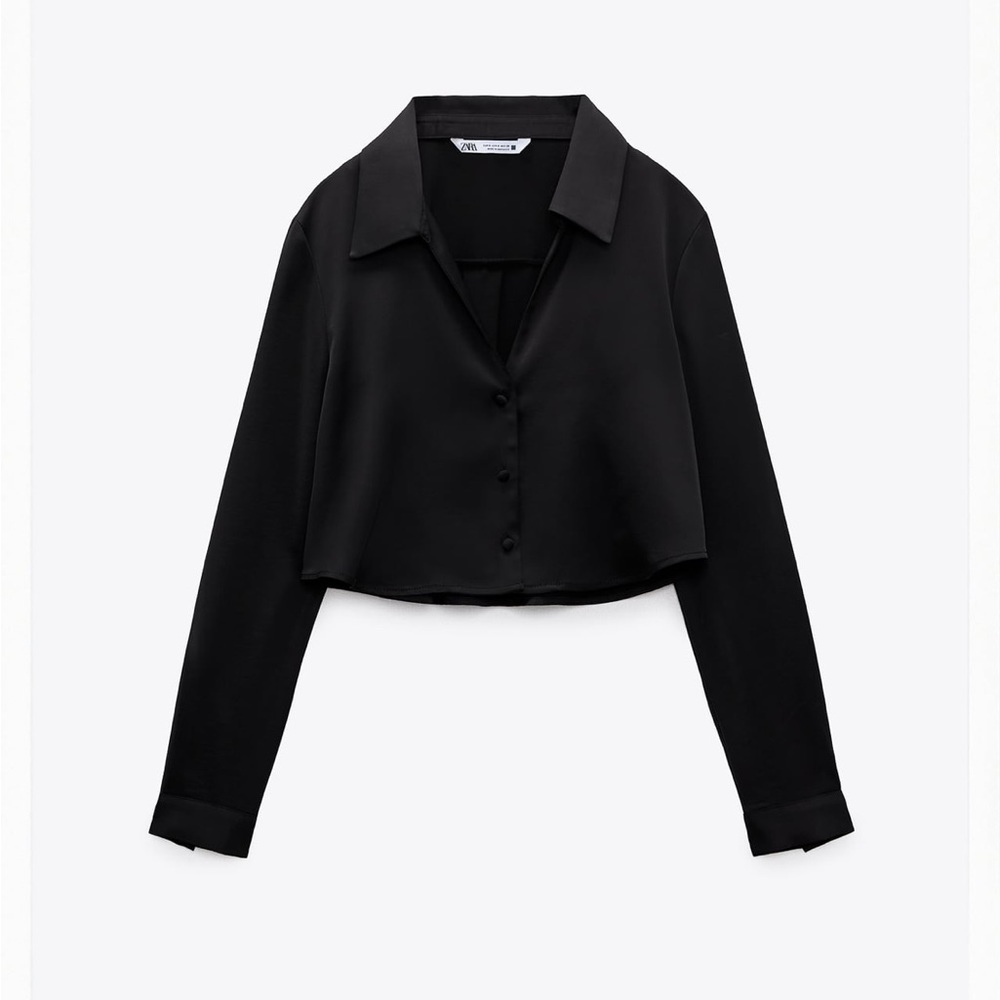 camisa satinada cropped in black